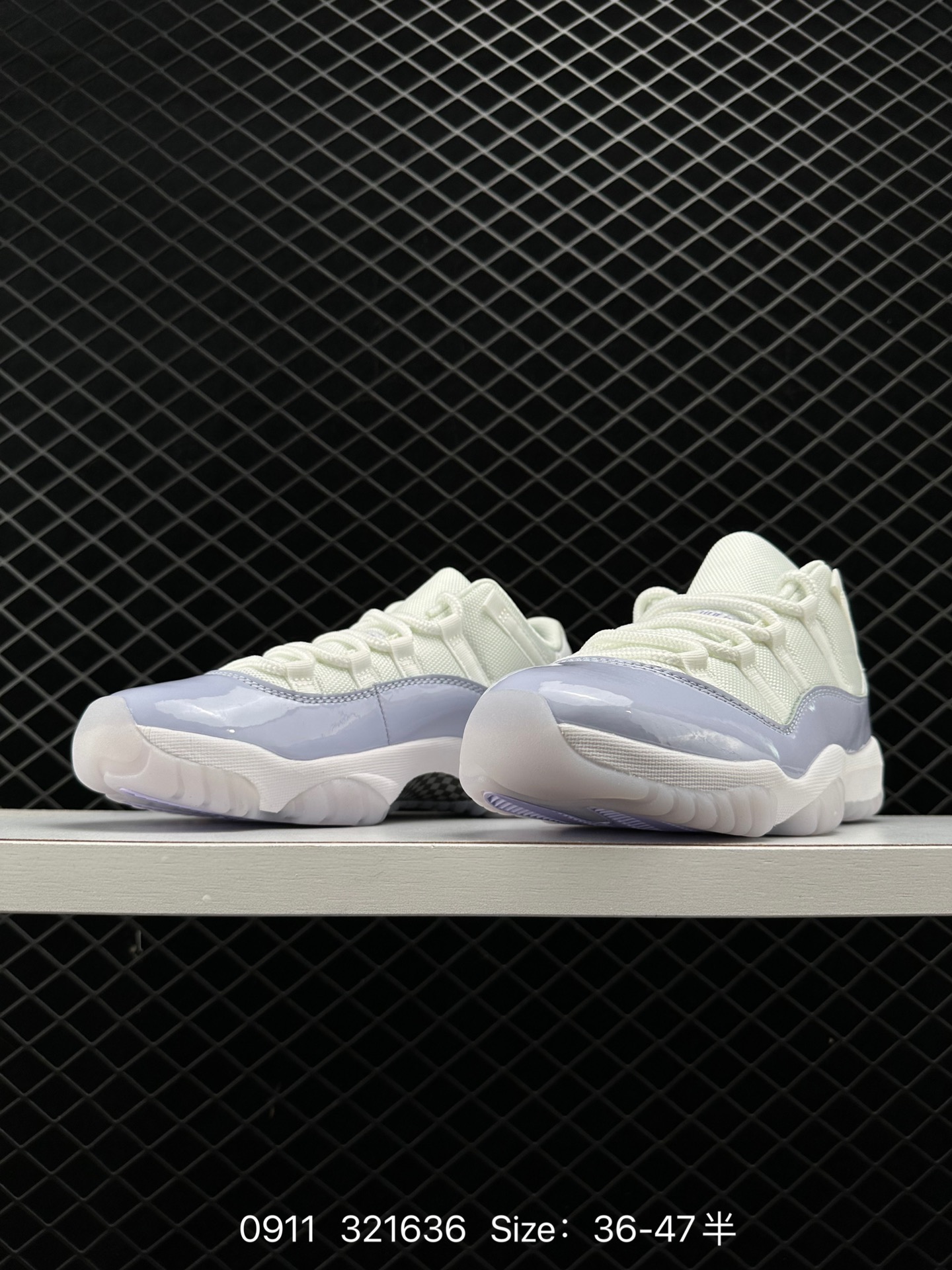 Nike Air Jordan 11 Retro Low”Concord“